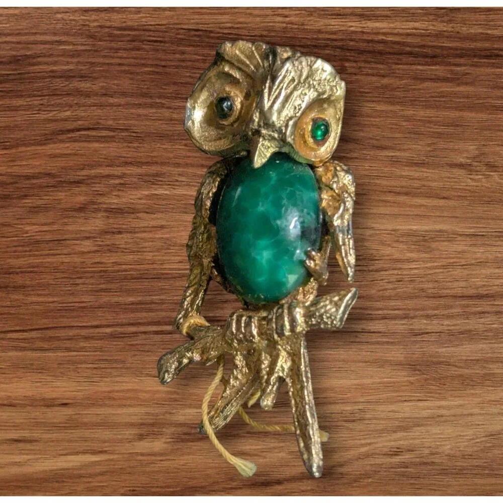 Vintage‎ Hattie Carnegie Owl Brooch With Faux Green Gemstone & Goldtone Finish